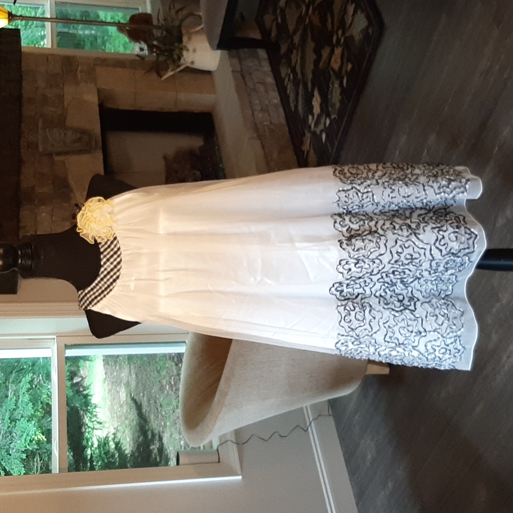 Bonnie Jean White and Black Dress with Flower Embellishment